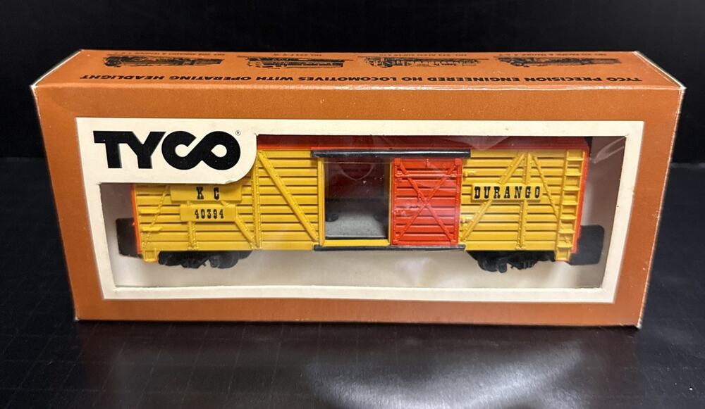 Tyco 935-2 Durango KC 40394 HO Scale Livestock Cattle Car Electric Train Yellow